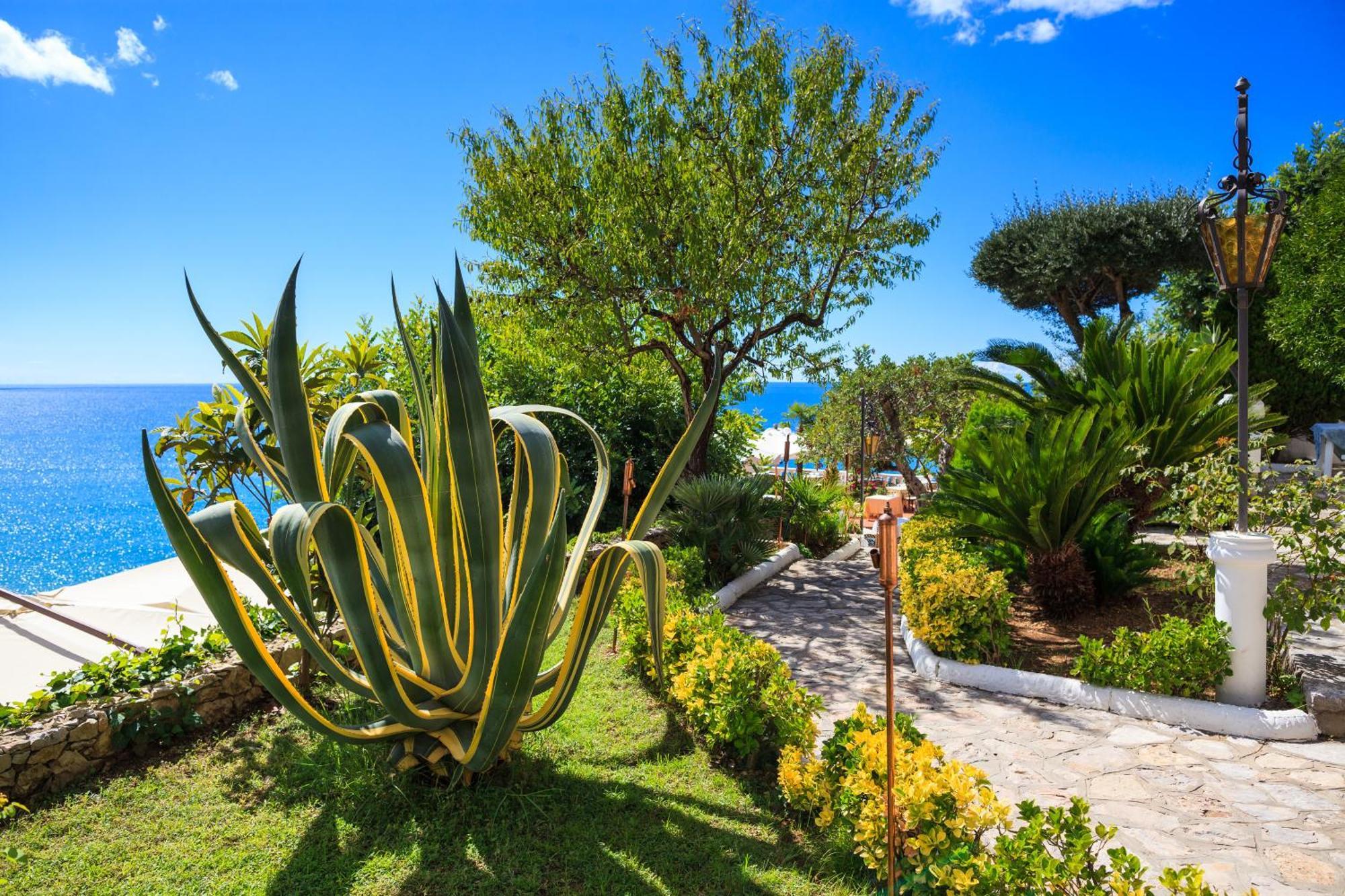 Grand Le Rocce Hotel